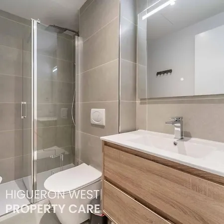 Private Garden - Pool Access And Terrace Near Carvajal Beach, * 푸엔히롤라