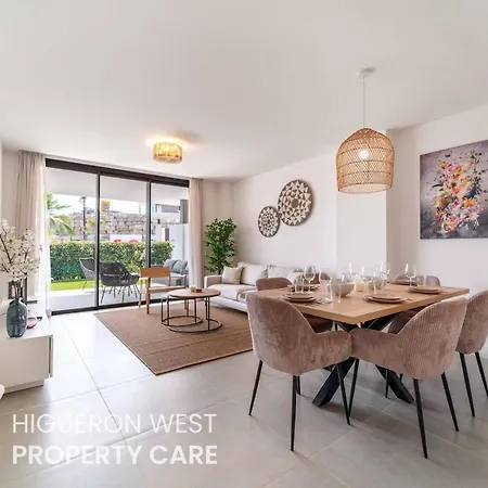 Private Garden - Pool Access And Terrace Near Carvajal Beach, 아파트
