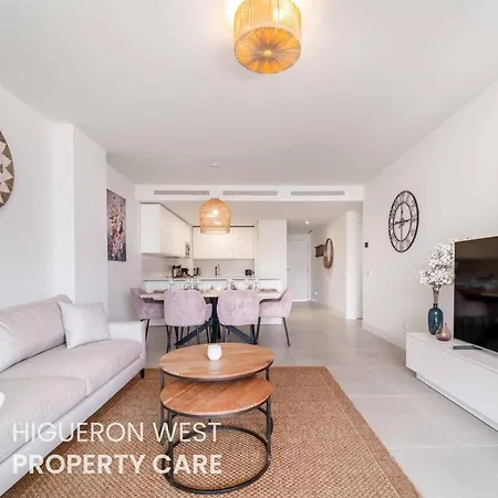 Апартаменти Private Garden - Pool Access And Terrace Near Carvajal Beach,