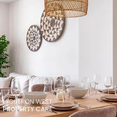 Private Garden - Pool Access And Terrace Near Carvajal Beach, 푸엔히롤라