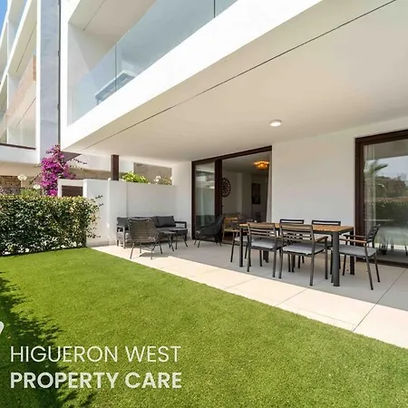 Private Garden - Pool Access And Terrace Near Carvajal Beach, 푸엔히롤라