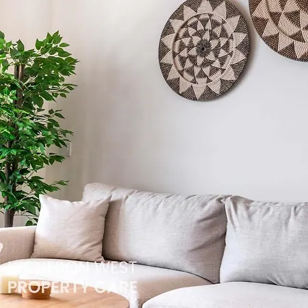 Private Garden - Pool Access And Terrace Near Carvajal Beach, Апартаменти Фуенхірола