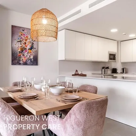 아파트 Private Garden - Pool Access And Terrace Near Carvajal Beach,