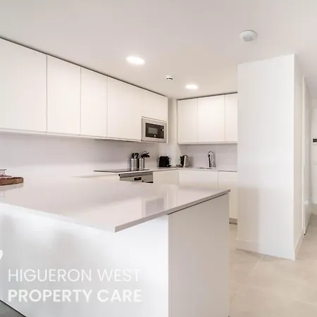 Private Garden - Pool Access And Terrace Near Carvajal Beach, 아파트